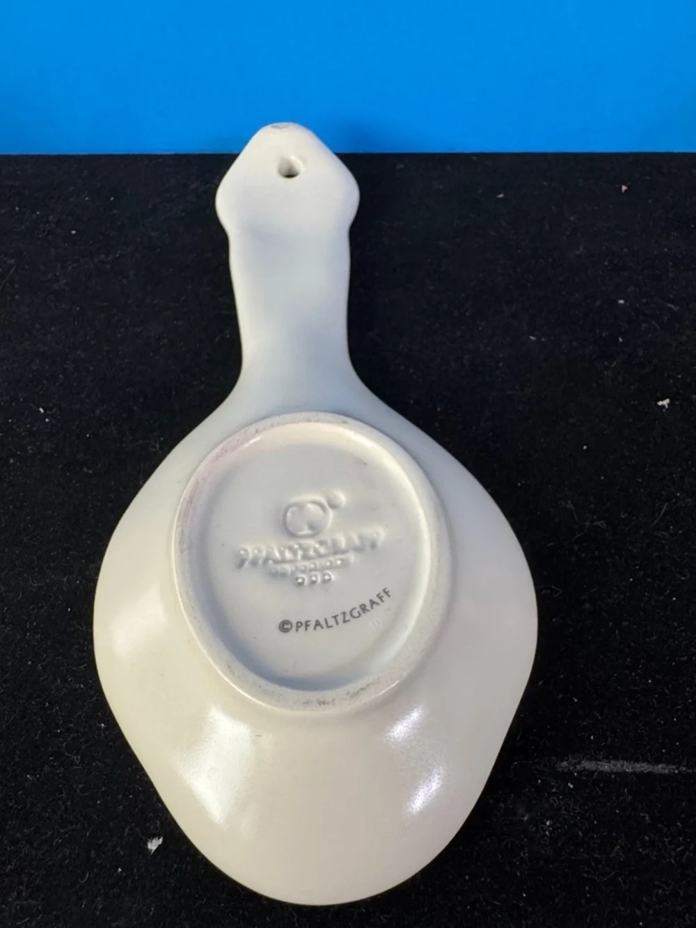 vintage Pfaltzgraff spoon rest in the 